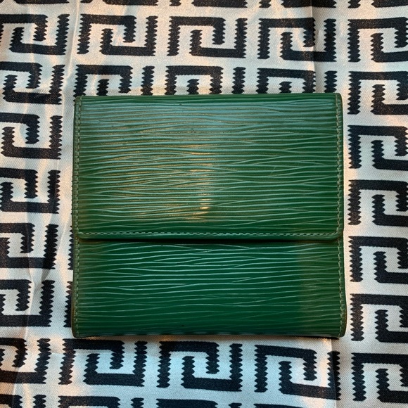Louis Vuitton Green Wallet - Picture 2 of 12